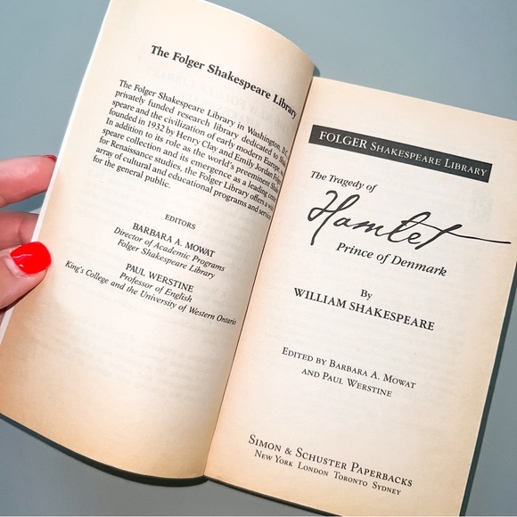 Hamlet by William Shakespeare: Folger Shakespeare Library - Picture 8 of 8